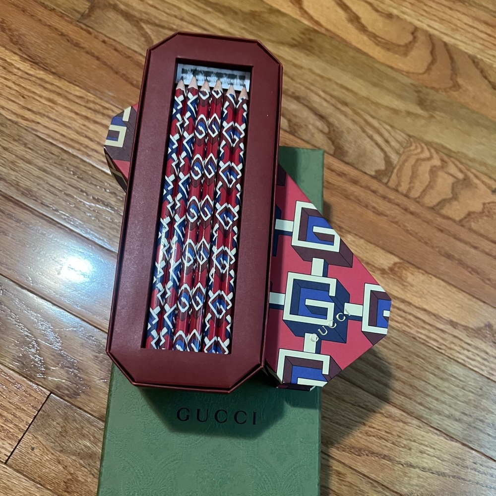 Gucci pencil stationary set